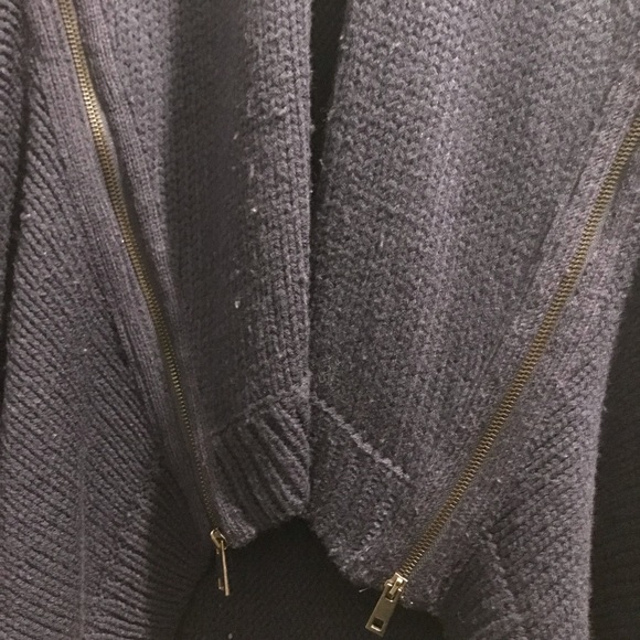 COPY - Navy knit (zipper detail and faux leather sleeves) - Picture 2 of 4